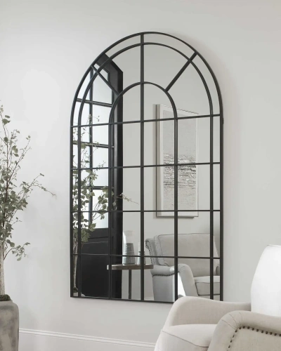 Чёрное зеркало в форме окна "Бишоп" Чёрное зеркало в форме окна "Бишоп"