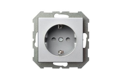 Розетка 2P+E Liregus Epsilon со шторками серебро 28-1753 фото 2 Розетка 2P+E Liregus Epsilon со шторками серебро 28-1753 фото 2
