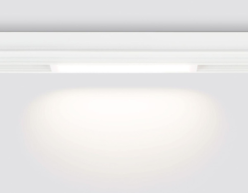 Трековый светодиодный светильник Ambrella Light Track System Magnetic 220V GL1261 фото 2