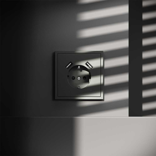 Розетка встраиваемая Voltum S70 с заземлением и защитными шторками, 16А, с USB, A+A, (титан) VLS040406 фото 5