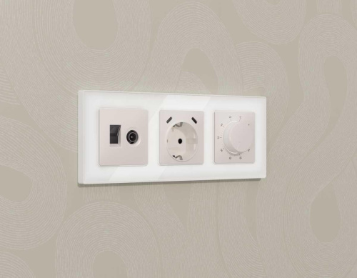 Лицевая панель AMBRELLA VOLT ALFA AP2105