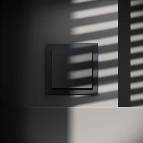 Перекрестный переключатель встраиваемый Voltum S70 двуклавишный 10А графит VLS020507 Перекрестный переключатель встраиваемый Voltum S70 двуклавишный 10А графит VLS020507