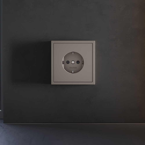 Накладка для розетки с заземлением и защитными шторками, S70 (капучино) Voltum VLS000714