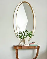 Овальное зеркало в белой раме "Дита"