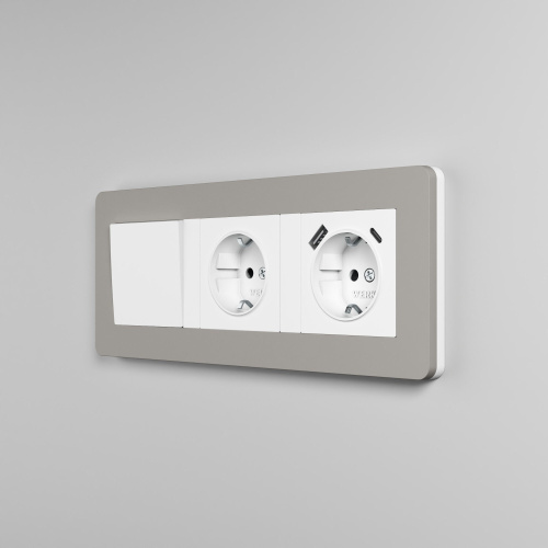 Рамка из поликарбоната на 3 поста Split дымчатый/белый, soft-touch W0033067 фото 6 Рамка из поликарбоната на 3 поста Split дымчатый/белый, soft-touch W0033067 фото 6