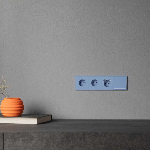 Накладка для розетки с заземлением и защитными шторками, S70 (деним) Voltum VLS000715 фото 5