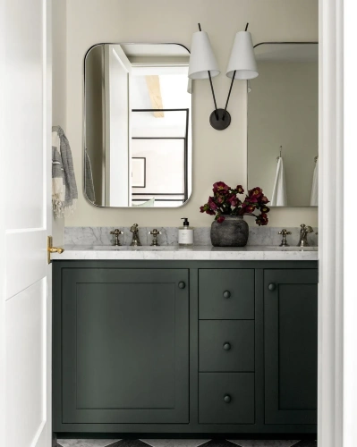 Серебряное настенное зеркало "Олни" Серебряное настенное зеркало "Олни"