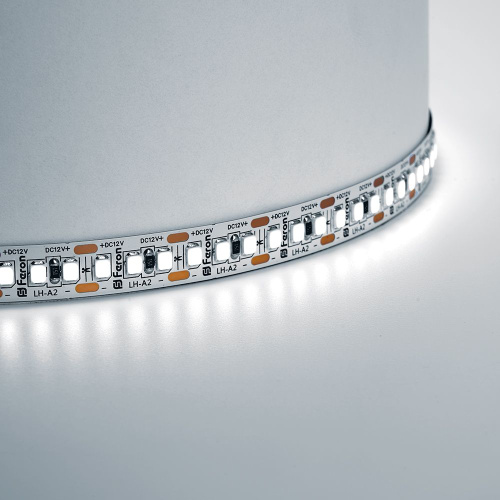 Светодиодная LED лента Feron LS616, 180SMD(2835)/m 17W/m 12V 5m 4000К фото 2