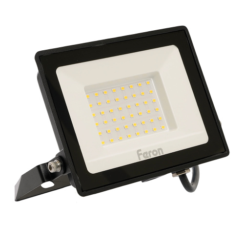 Светодиодный прожектор Feron LL-921 IP65 50W 6400K
