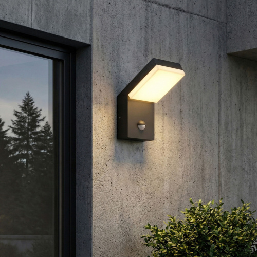 Уличный настенный светильник с датчиком движения Sensor 3000K IP54 1541 TECHNO LED черный фото 2