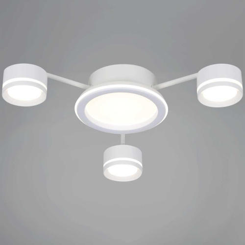 Потолочная люстра Reluce 20590-0.3-3+1 White Потолочная люстра Reluce 20590-0.3-3+1 White