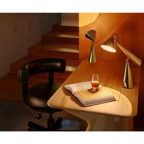 Настольная лампа Pose Task Light Gold фото 2 Настольная лампа Pose Task Light Gold фото 2