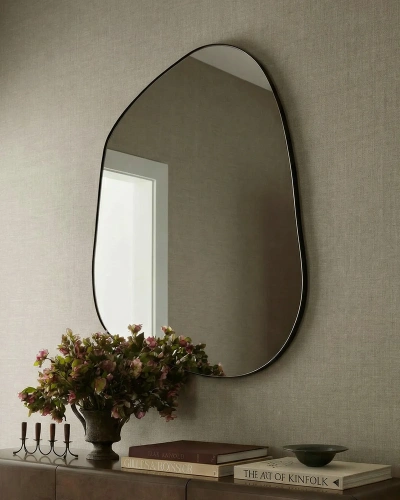 Черное настенное зеркало "Нора" Черное настенное зеркало "Нора"