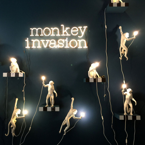 Настольная лампа Monkey Lamp Standing фото 3